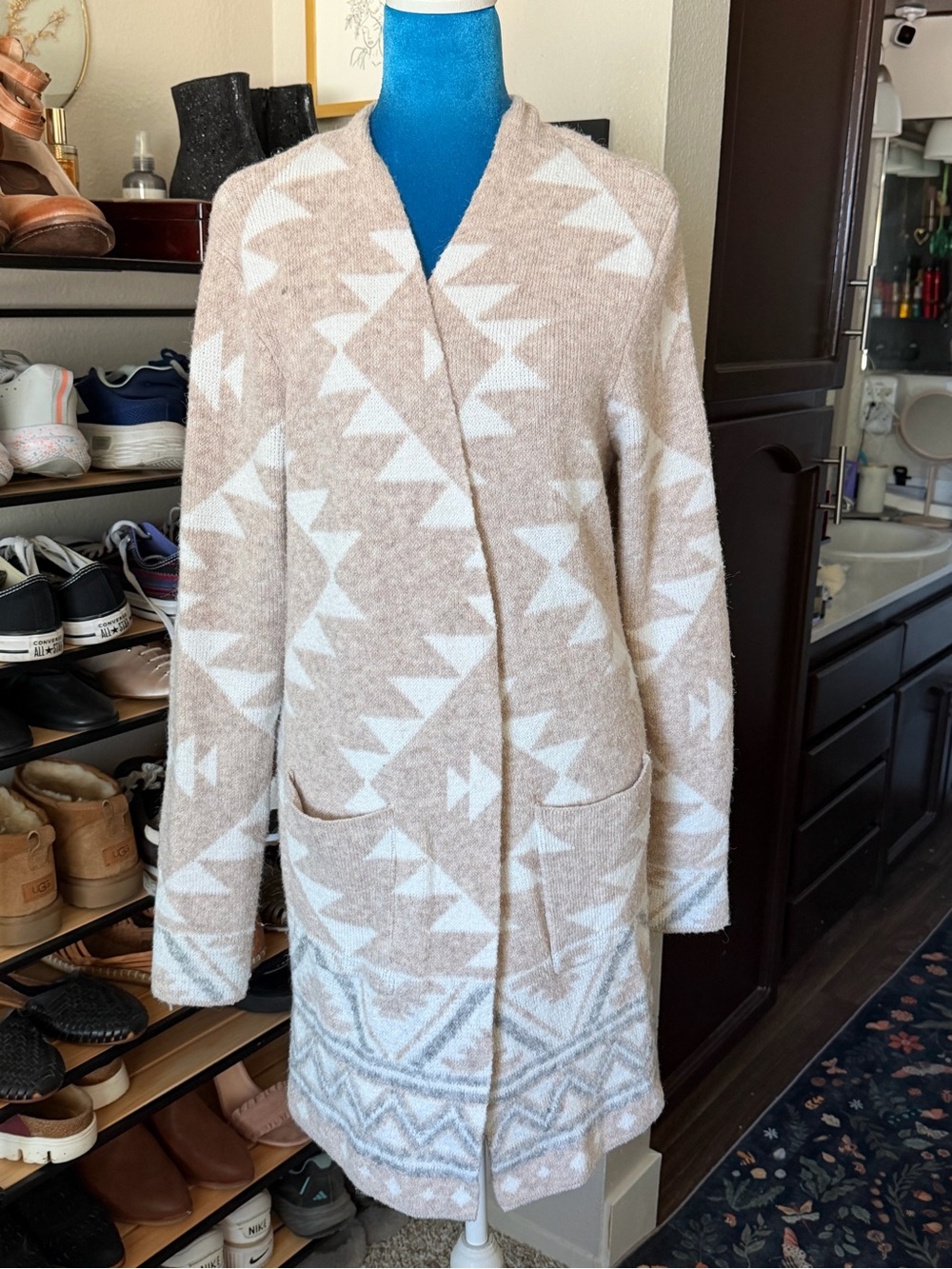 Frye Beige & White Geometric Open-Front Cardigan